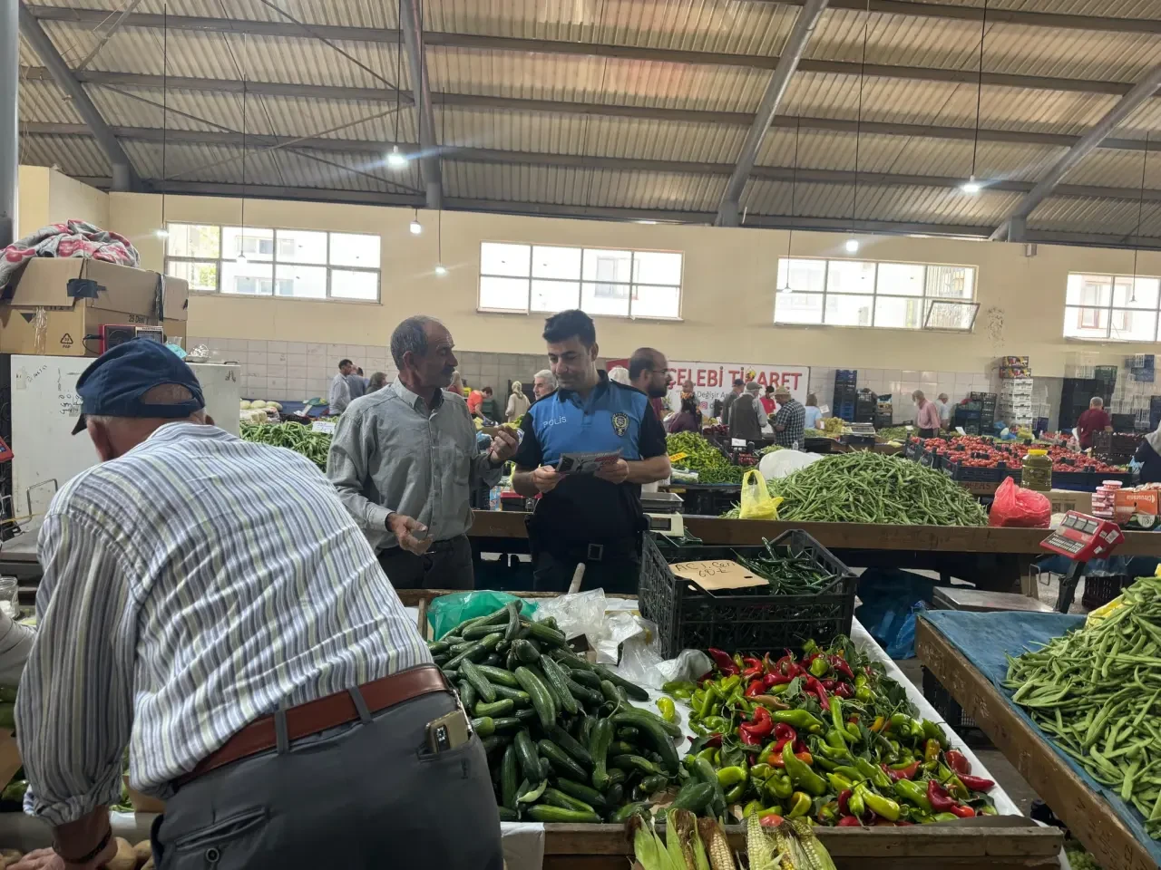 Amasya Emniyetinden Halk Pazarında Dolandırıcılık Uyarısı 2