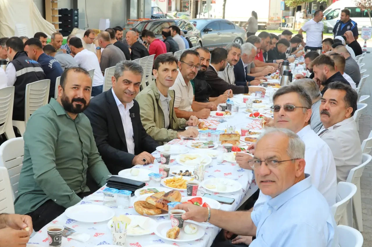 Başkan Uzun Yeni Mahalle Esnafıyla Kahvaltıda Buluştu 1