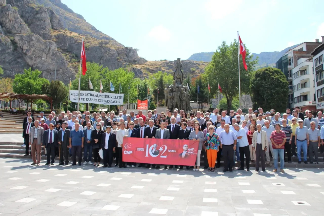 CHP, 102. Yıl Dönümünde Çelenk Sunumu Gerçekleştirdi 2