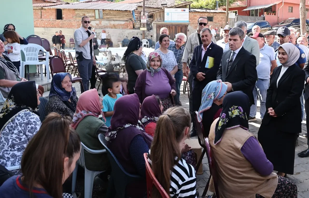 Gümüşhacıköy Kuzalan Köyü’nde Vali Bakan’a Yoğun İlgi 3