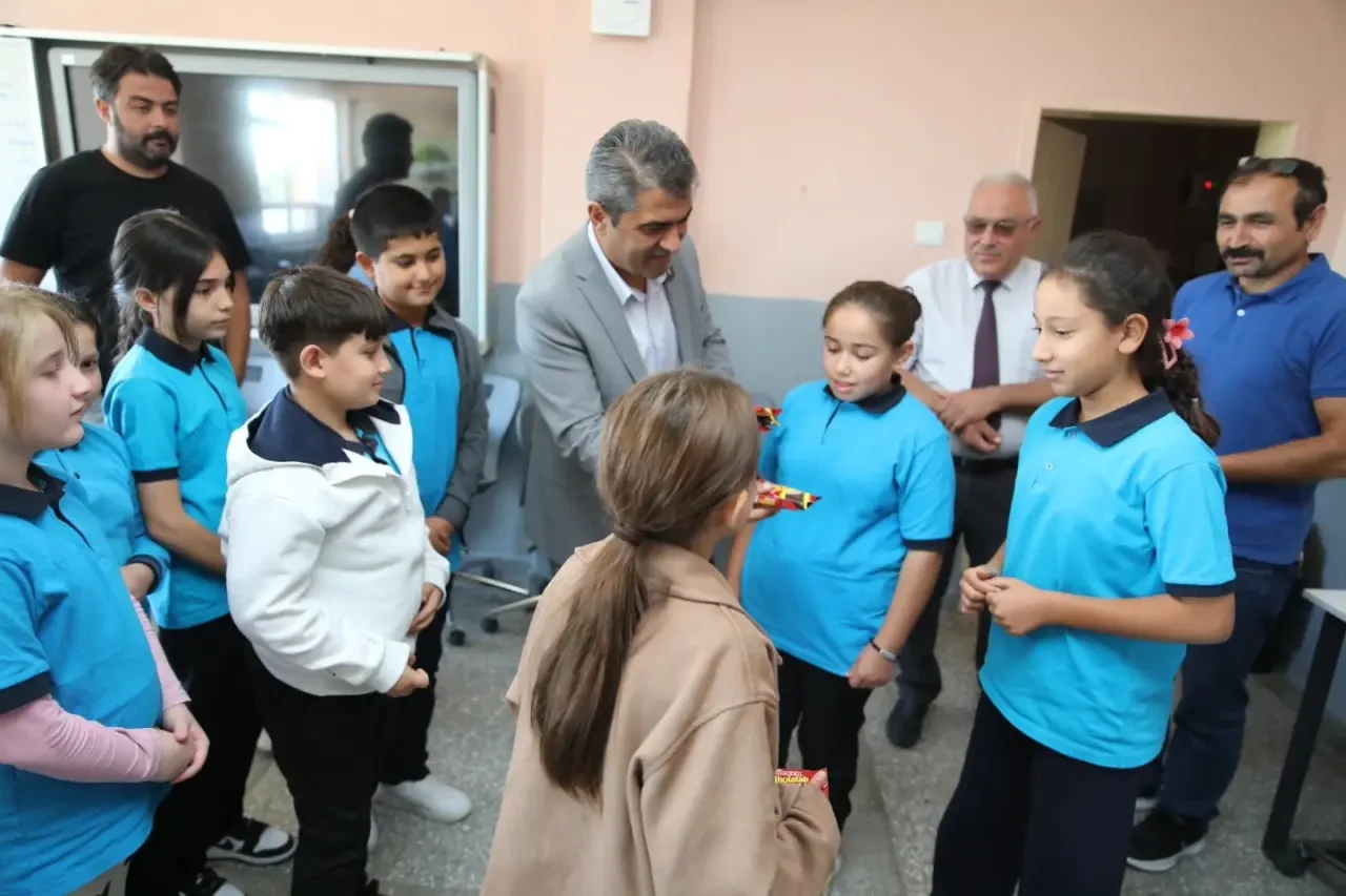 Seçim Vaadi Gerçek Oldu: Başkan Uzun Sınıfta! 3