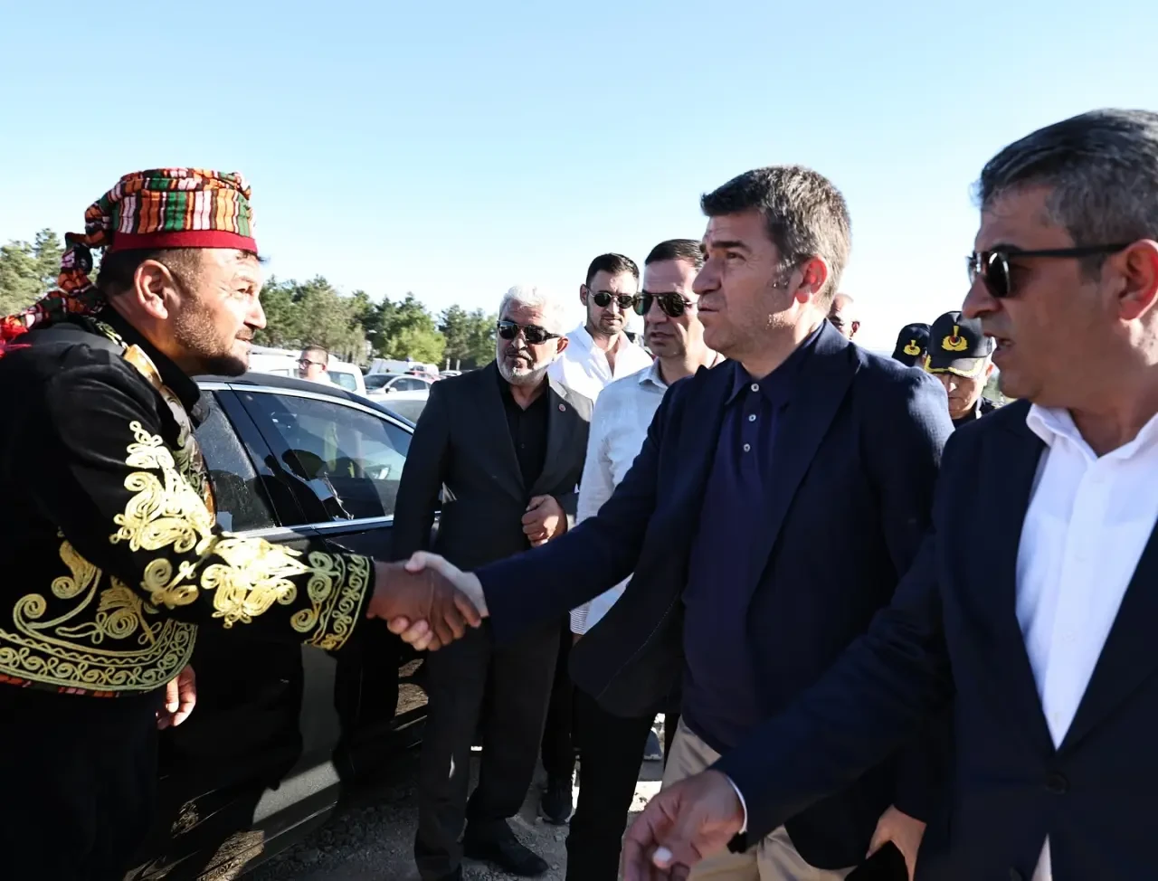 Vali Bakan’dan Er Meydanında Sporculara Tebrik 4