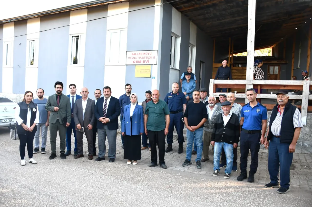 Gümüşhacıköy’de Köylüler Kaymakamla Buluştu 4