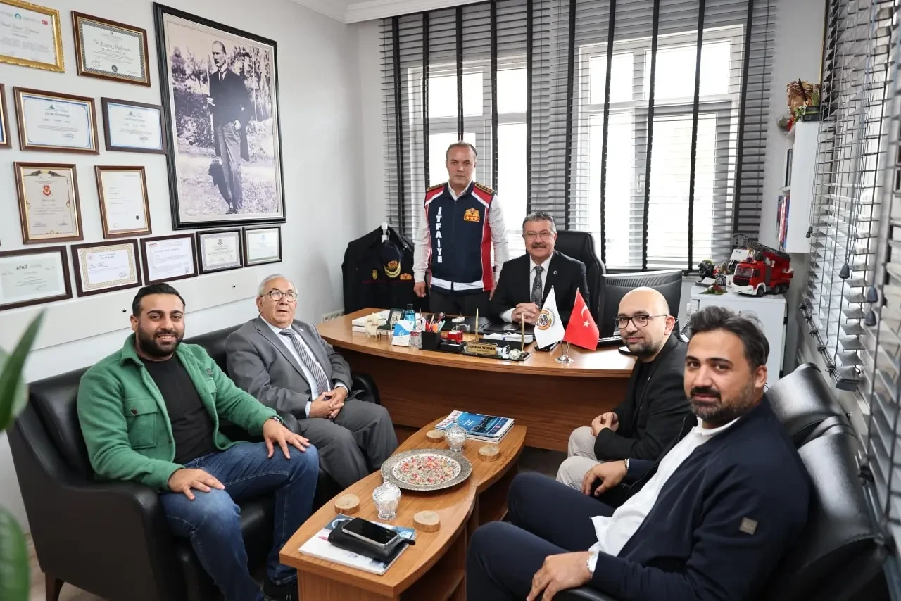 Haftalarını Pasta Keserek Kutladılar! 3