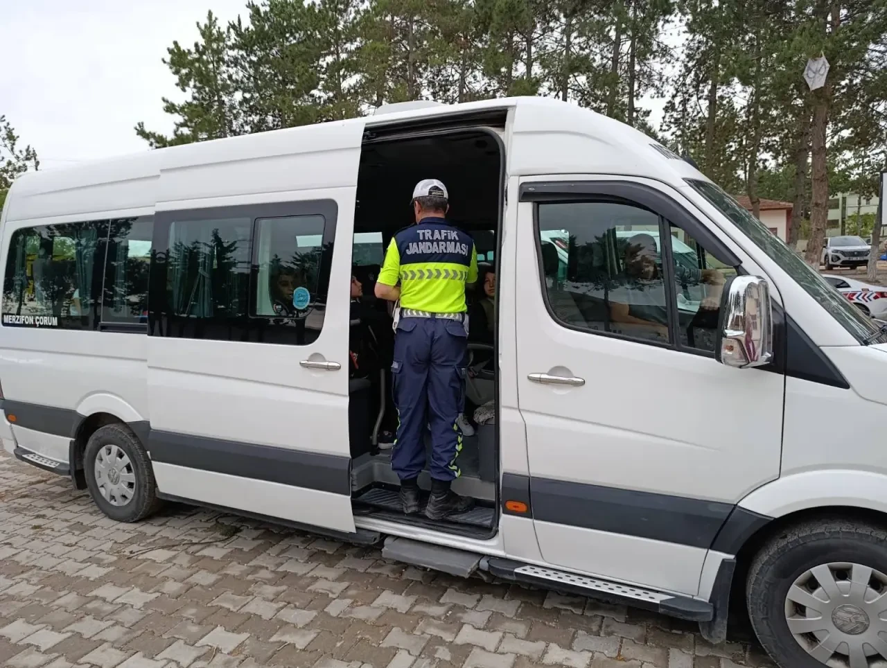 Merzifon'da Okul Servislerine Sıkı Denetim ve Trafik Eğitimi 1