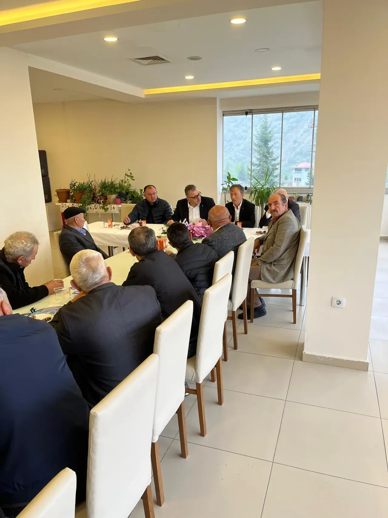 Hasan Çilez, Kürtün’de Köy ve Mahalle Başkanlarıyla Buluştu 3