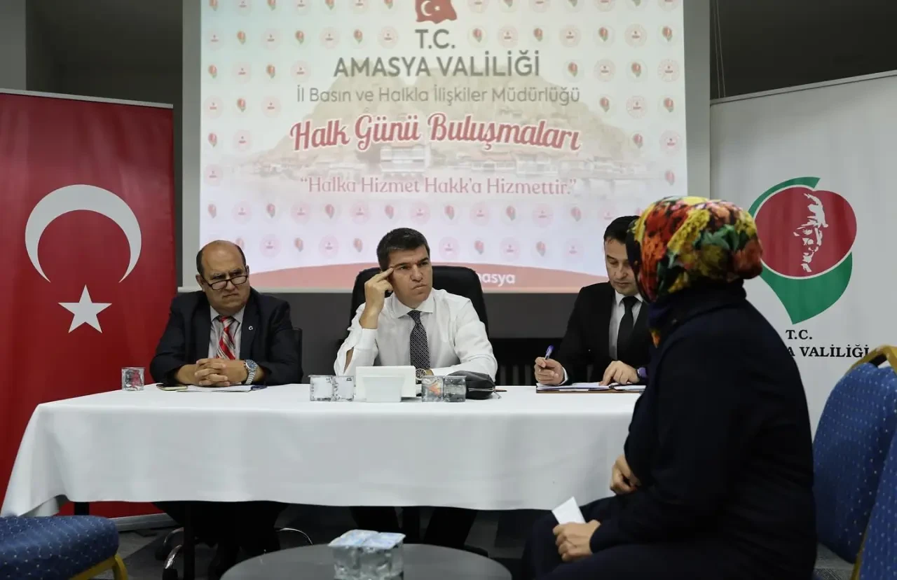 Amasya Valisi Önder Bakan, Halk Günü Toplantısında Vatandaşlarla Buluştu 4