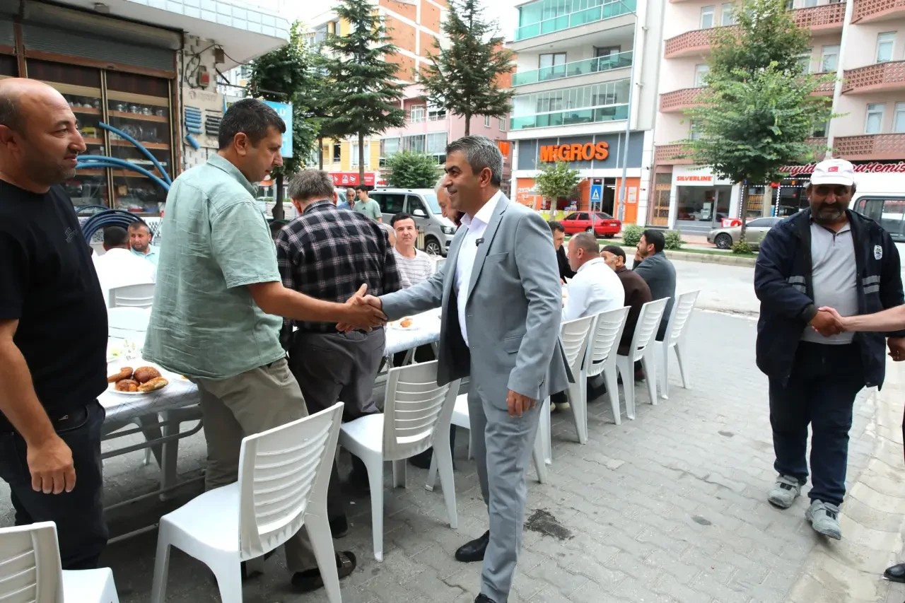 Başkan, Yeni Mahalle Esnaflarıyla Kahvaltıda Buluştu 1