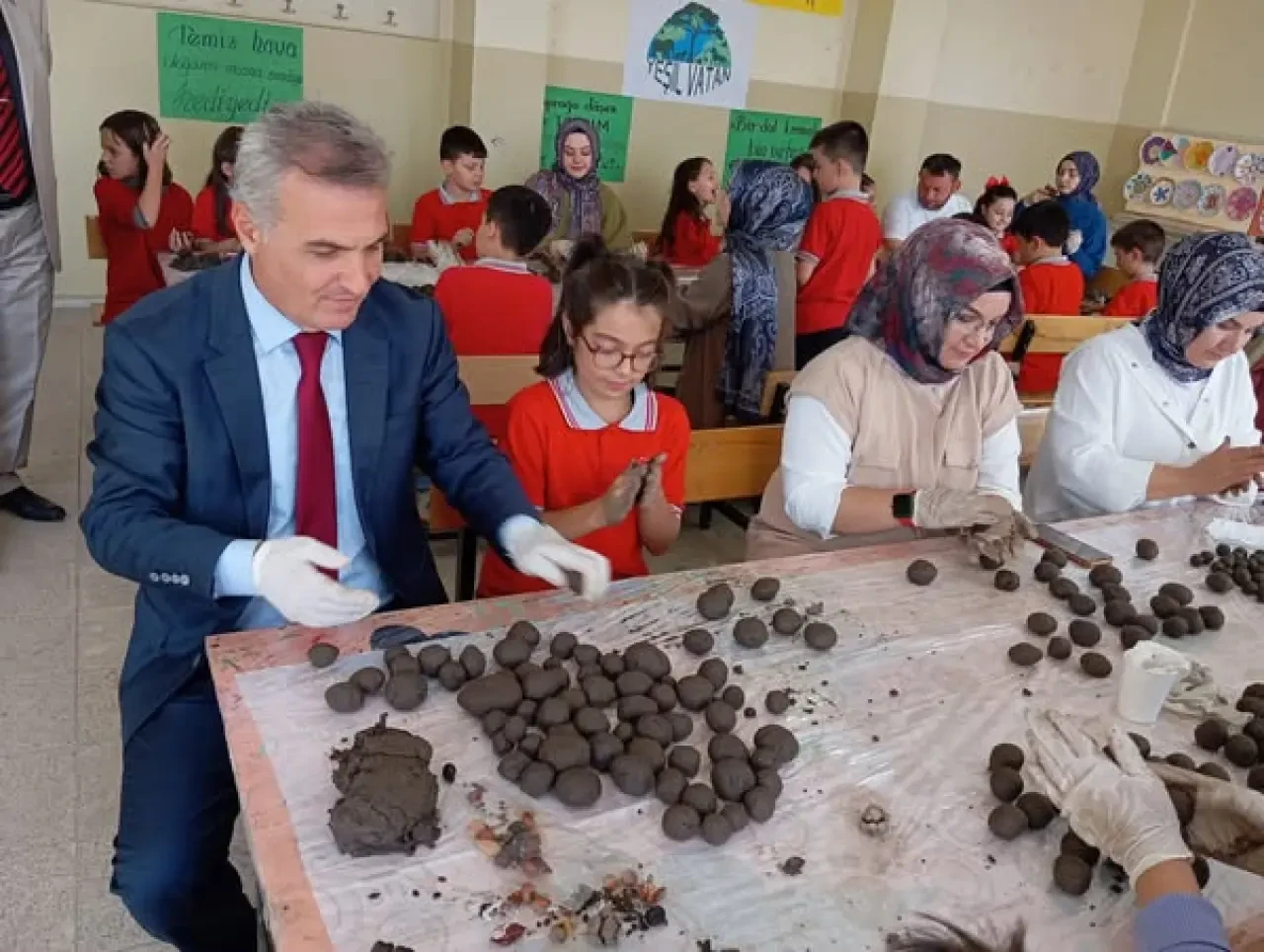 Suluova TOKİ İlkokulu’nda İlk Ders Doğa İçin Atıldı 1