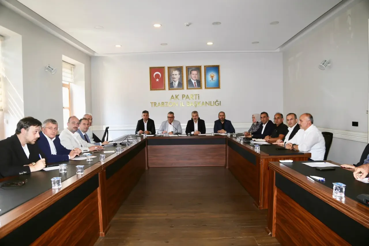 Milletvekili Hasan Çilez’den Trabzon’da İstişare ve Değerlendirme Toplantısı 3
