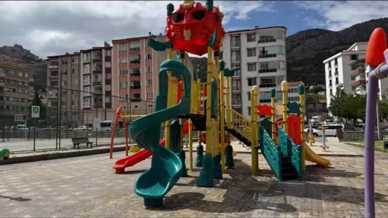 Amasya’da Parklar Daha Güvenli Hale Geliyor 2