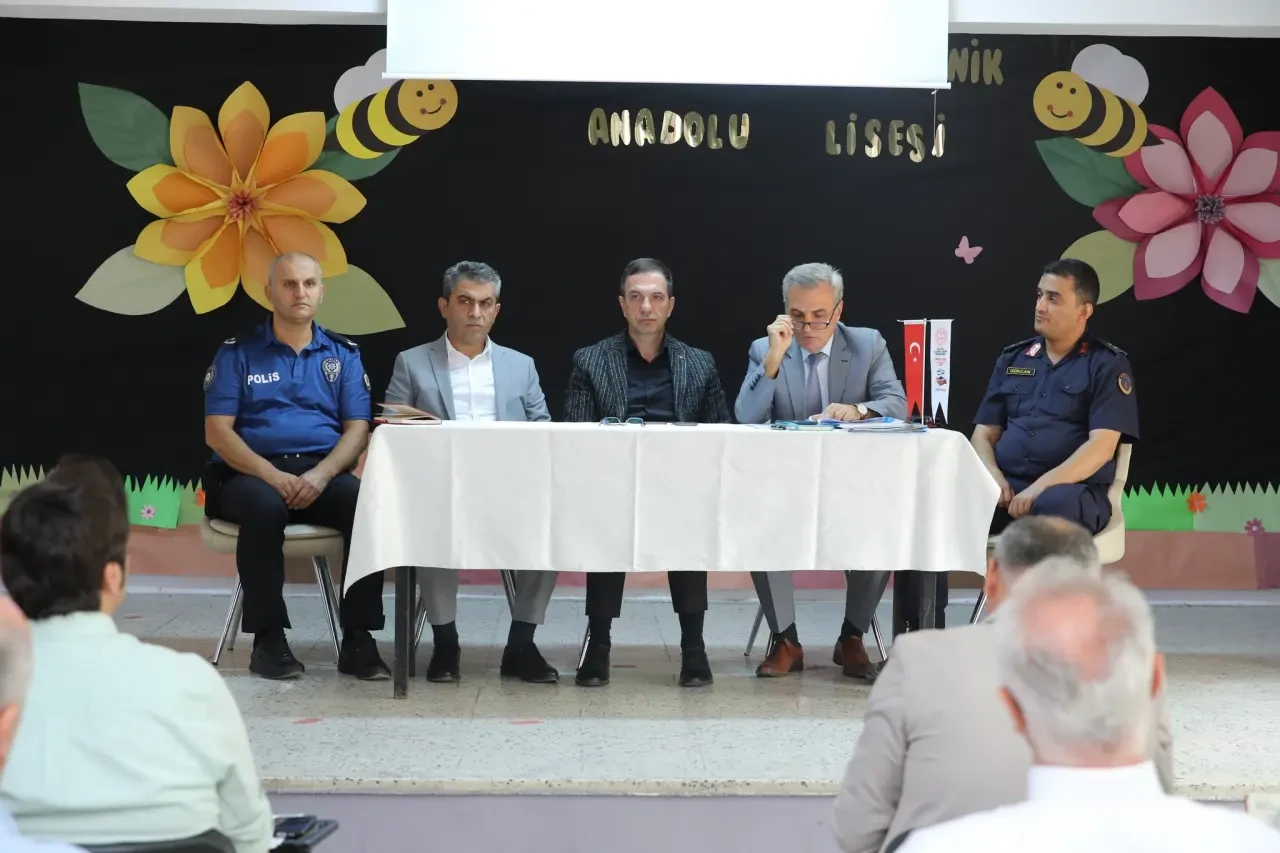 Başkan Uzun, Öğrenciler İçin Okul Güvenliği Toplantısına Katıldı 1