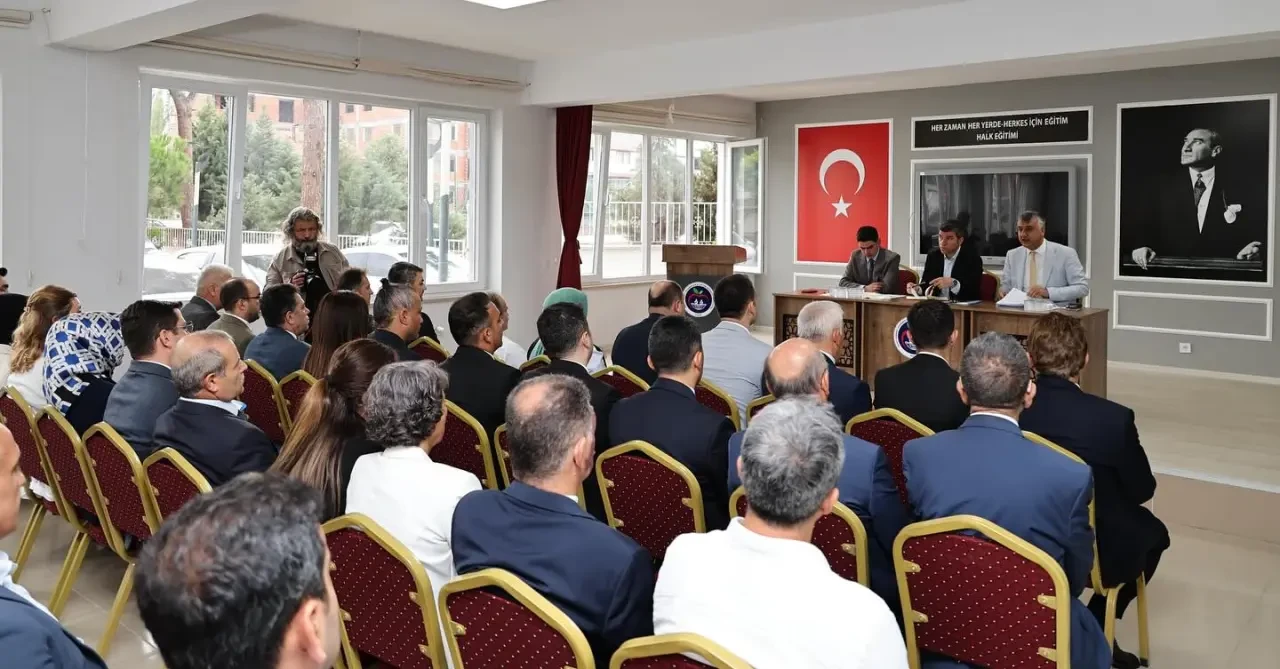 Taşova’da Yeni Eğitim-Öğretim Yılı Öncesi Hazırlıklar Değerlendirildi 2