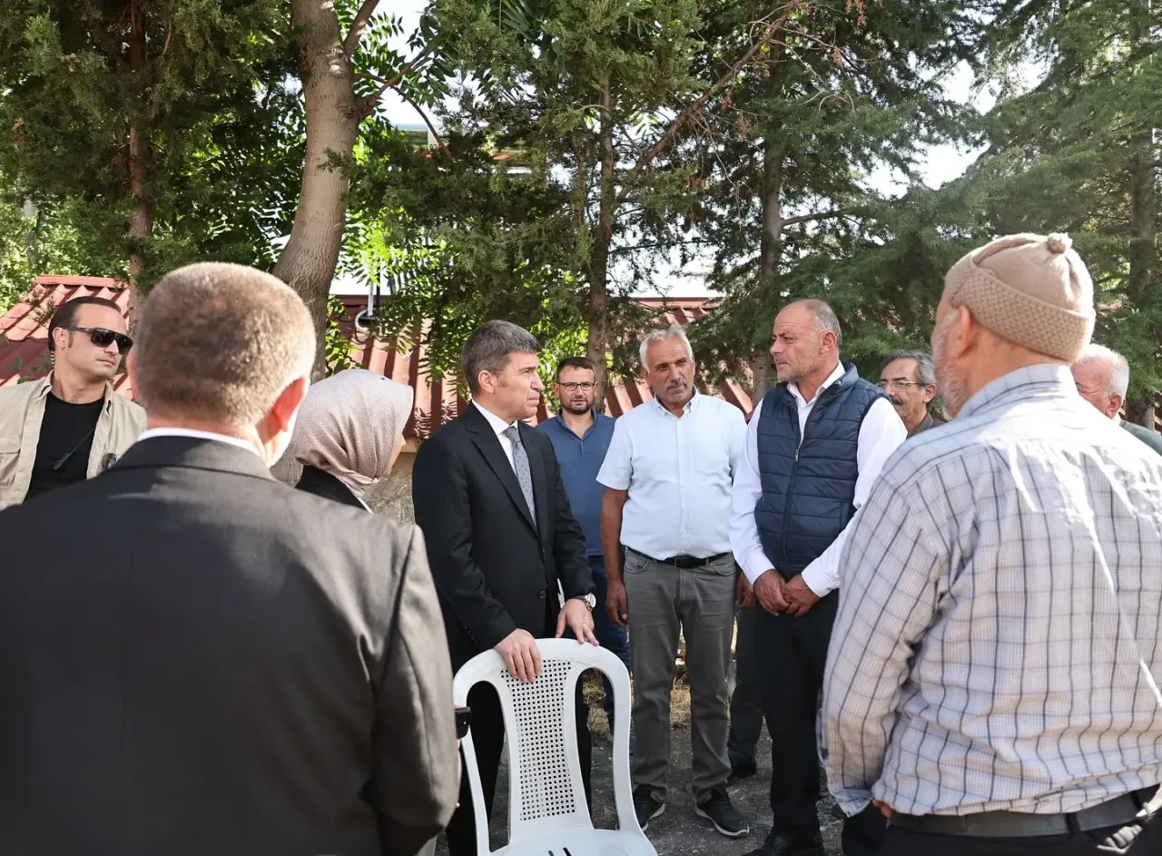 Amasya Valisi Hacıköy Köy Ziyaretinde Halkın Taleplerini Dinledi 4