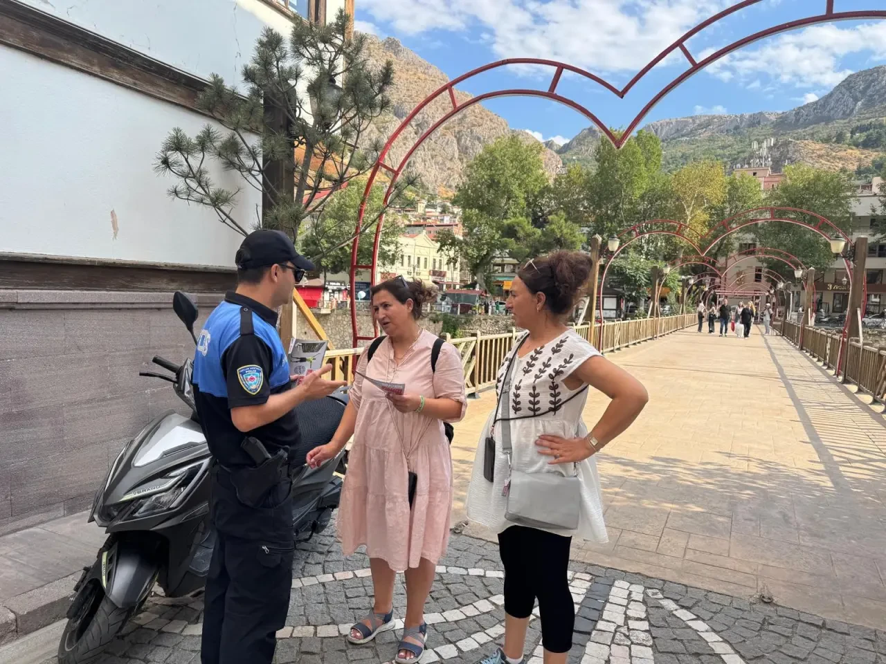Amasya’da Polis Ekiplerinden Dolandırıcılık Bilgilendirmesi 1
