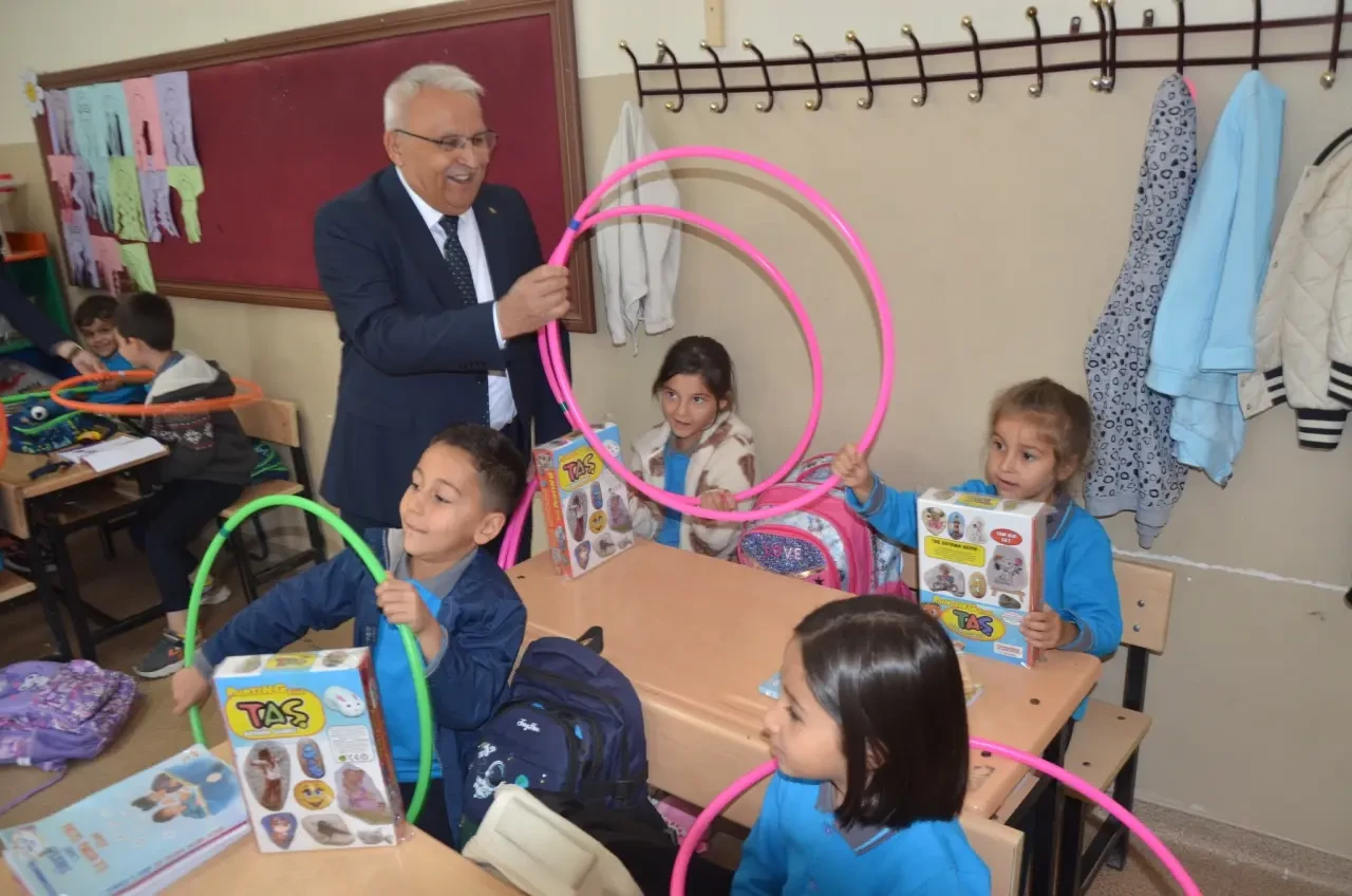 Göynücek’te Minik Kalplerin Büyük Sevinci 1