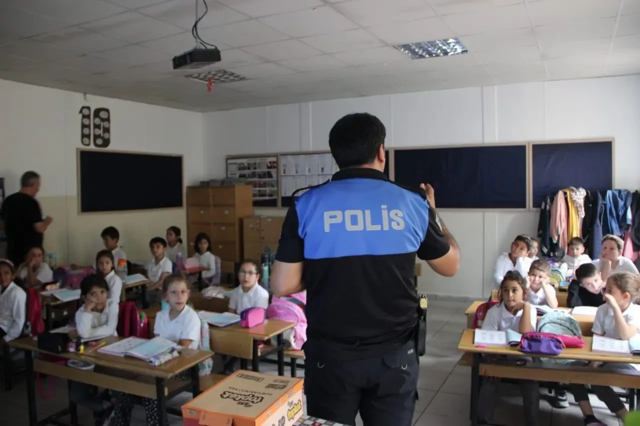 Suluova’da Minik Öğrencilere Trafik Eğitimi 1