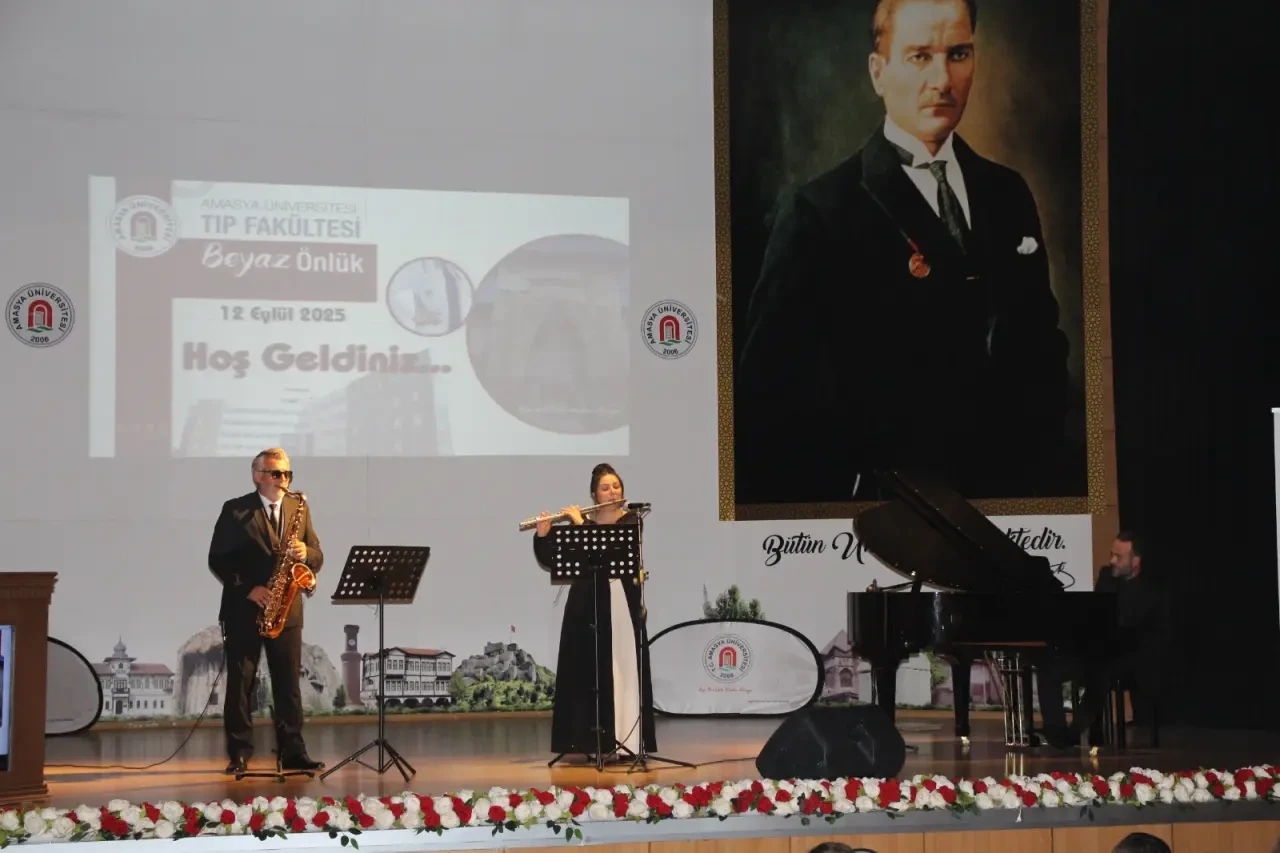 Amasya Üniversitesi Tıp Fakültesi’nde Beyaz Önlük Giyme Töreni Gerçekleşti 4