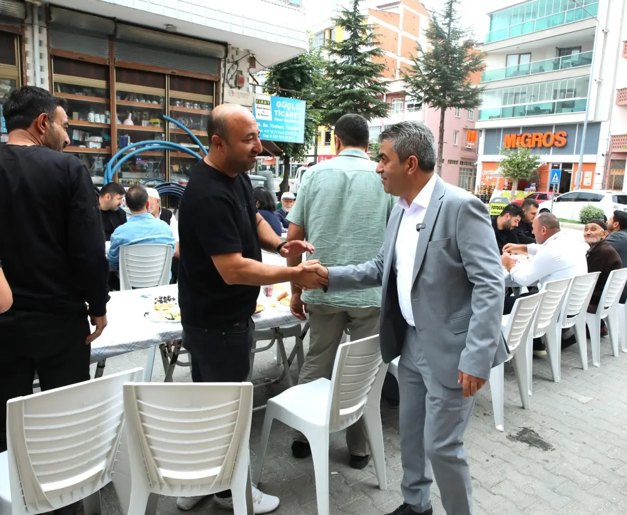 Başkan, Yeni Mahalle Esnaflarıyla Kahvaltıda Buluştu 2