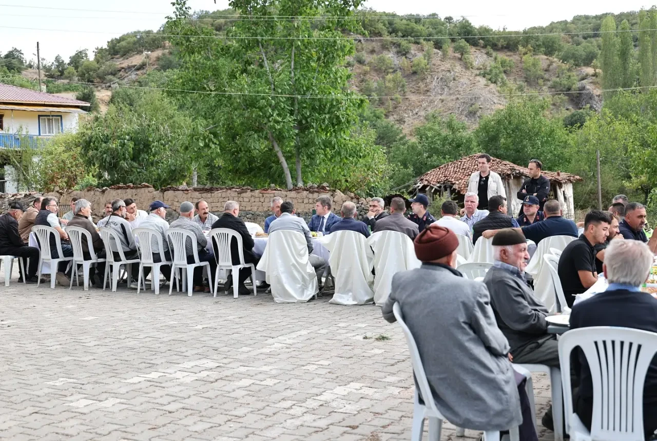 Merzifon'da Köy Ziyareti: Vali Bakan, Köylülerin Taleplerini Dinledi 5