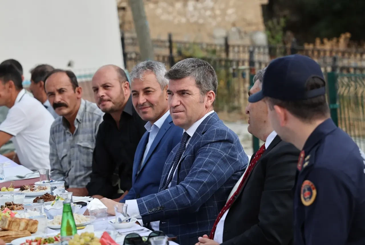 Merzifon'da Köy Ziyareti: Vali Bakan, Köylülerin Taleplerini Dinledi 4