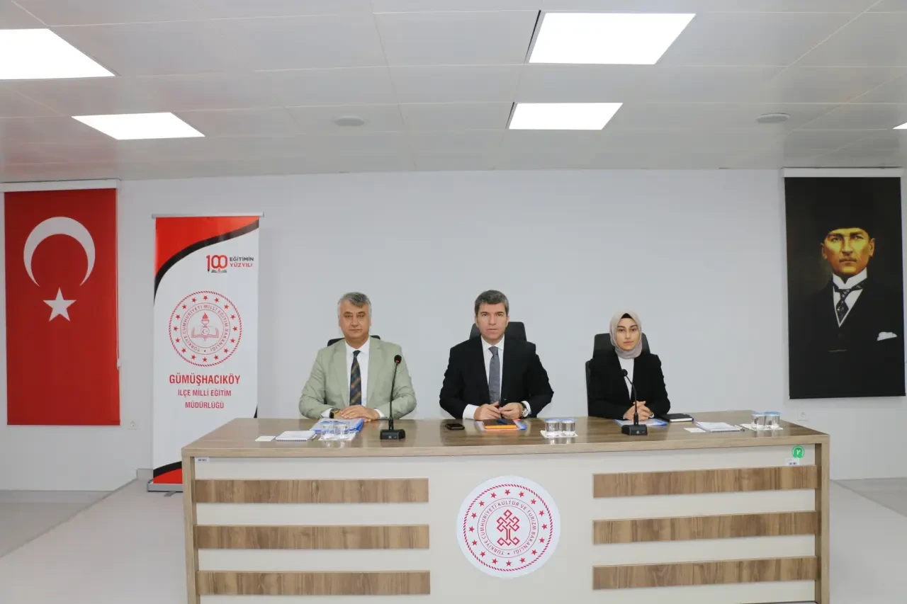 Vali Bakan, Eğitim Yöneticileriyle Bir Araya Geldi 1