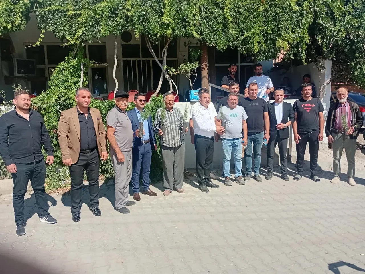 Artık Onlarında Bir Dikili Ağacı Var! 1