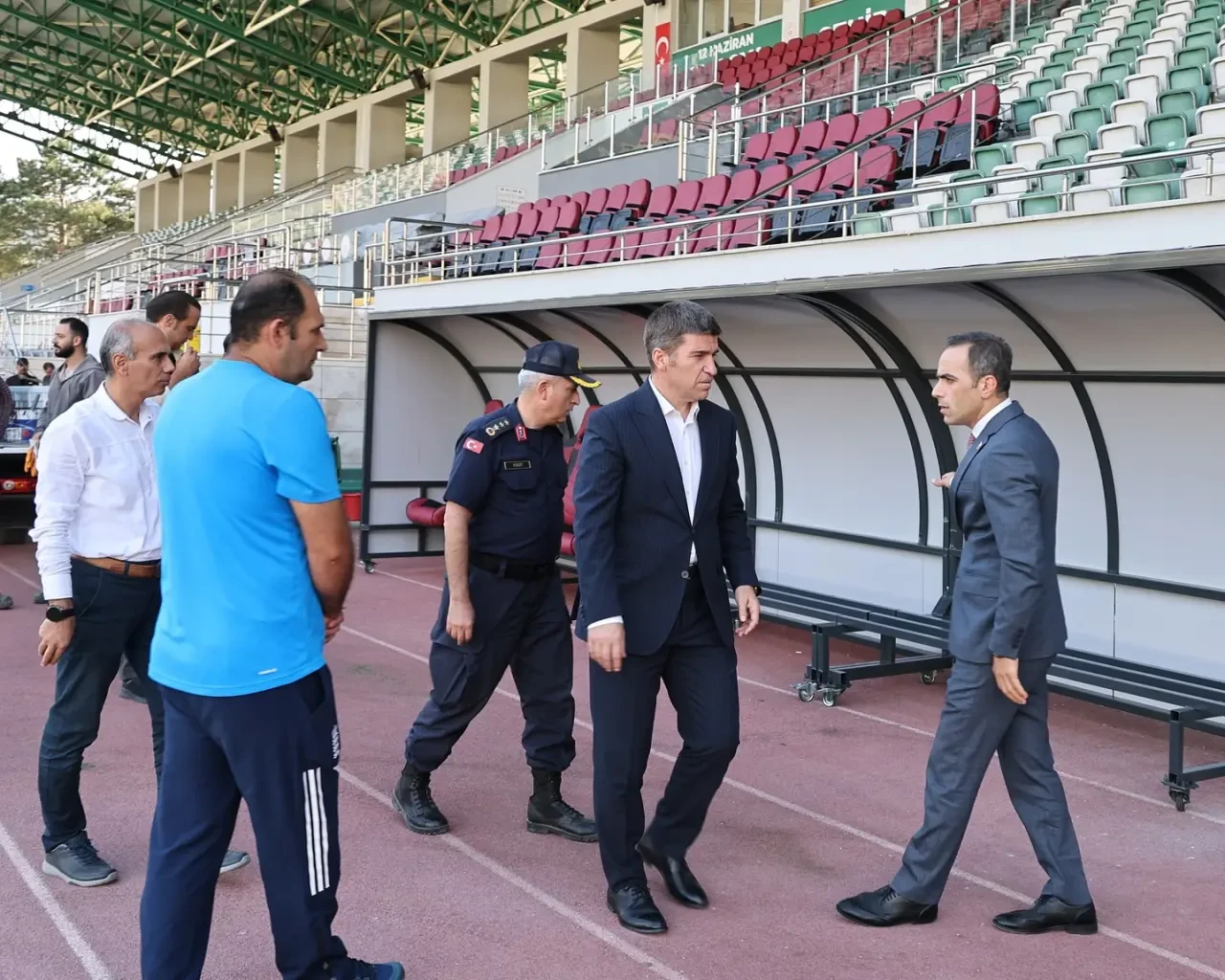 Vali Bakan’dan 12 Haziran Şehir Stadyumu’na Yakın İnceleme 3