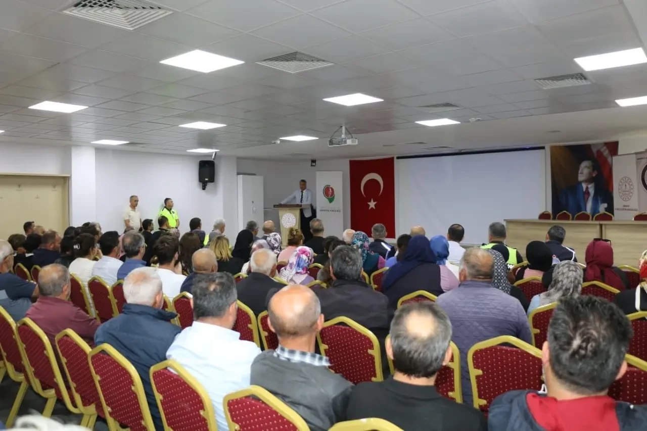 Amasya’da Taşımalı Eğitim İçin Şoför ve Rehber Personele Eğitim Semineri 2