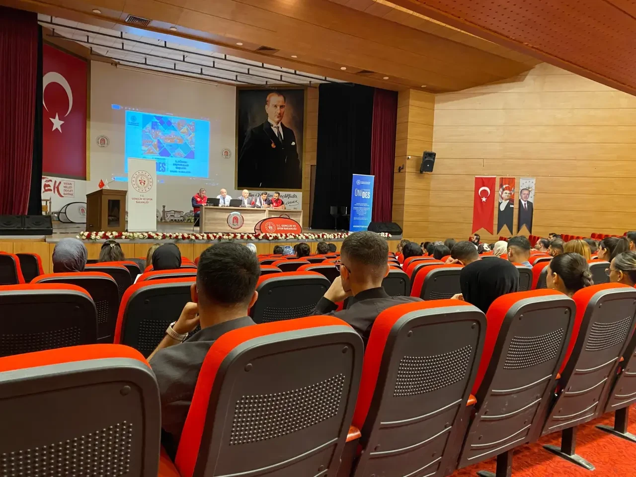 Amasya’da ÜNİDES Projeleri Gençlerle Buluştu 5