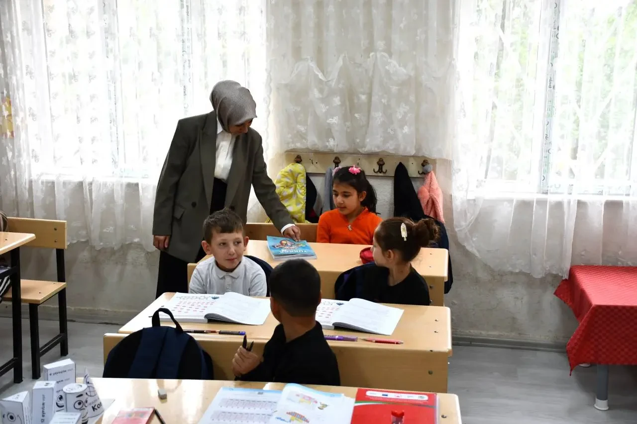 Kaymakam Güneş’ten Köy Okullarına Ziyaret 3