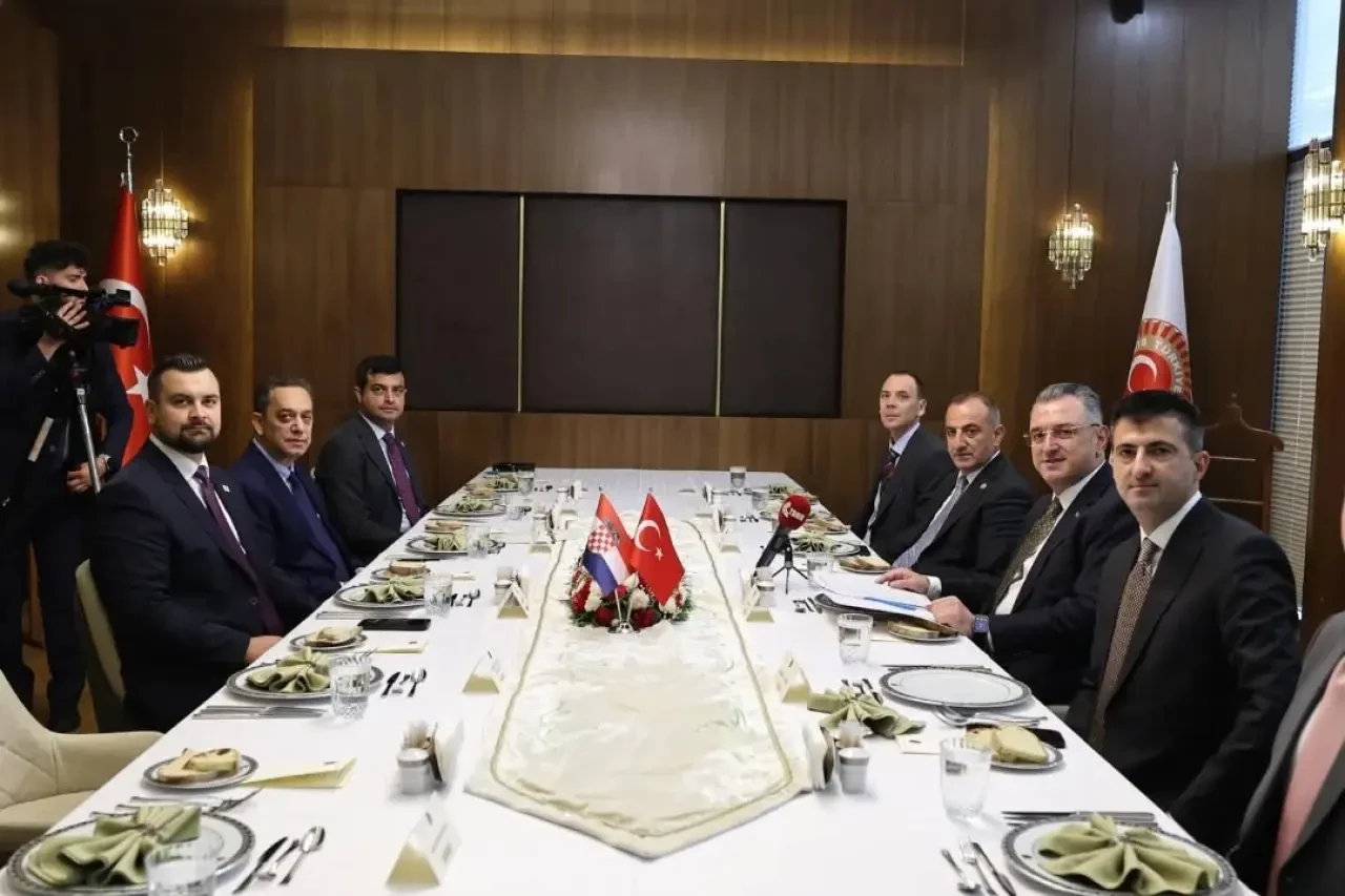 Hasan Çilez, Hırvatistan Dostluk Grubu Başkanı’nı TBMM’de Ağırladı 5