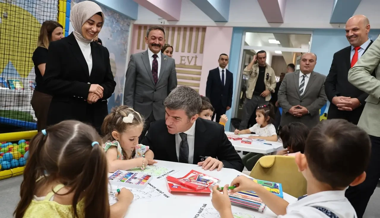 Gümüşhacıköy Çocuk Kütüphanesi’nde Renkli Buluşma 3