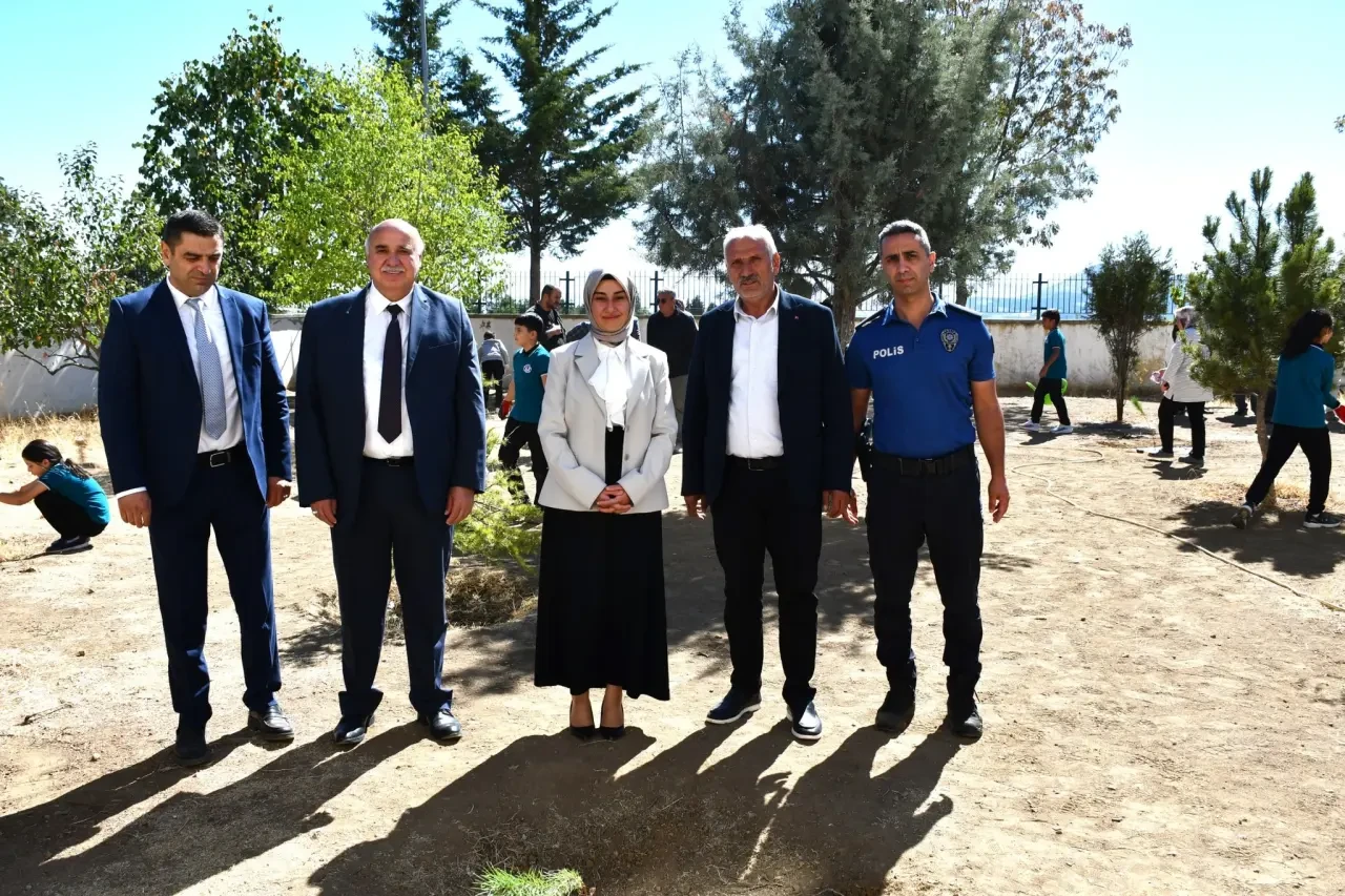 Her Öğrenci Bir Fidan: Gümüşhacıköy’de Anlamlı Etkinlik 1