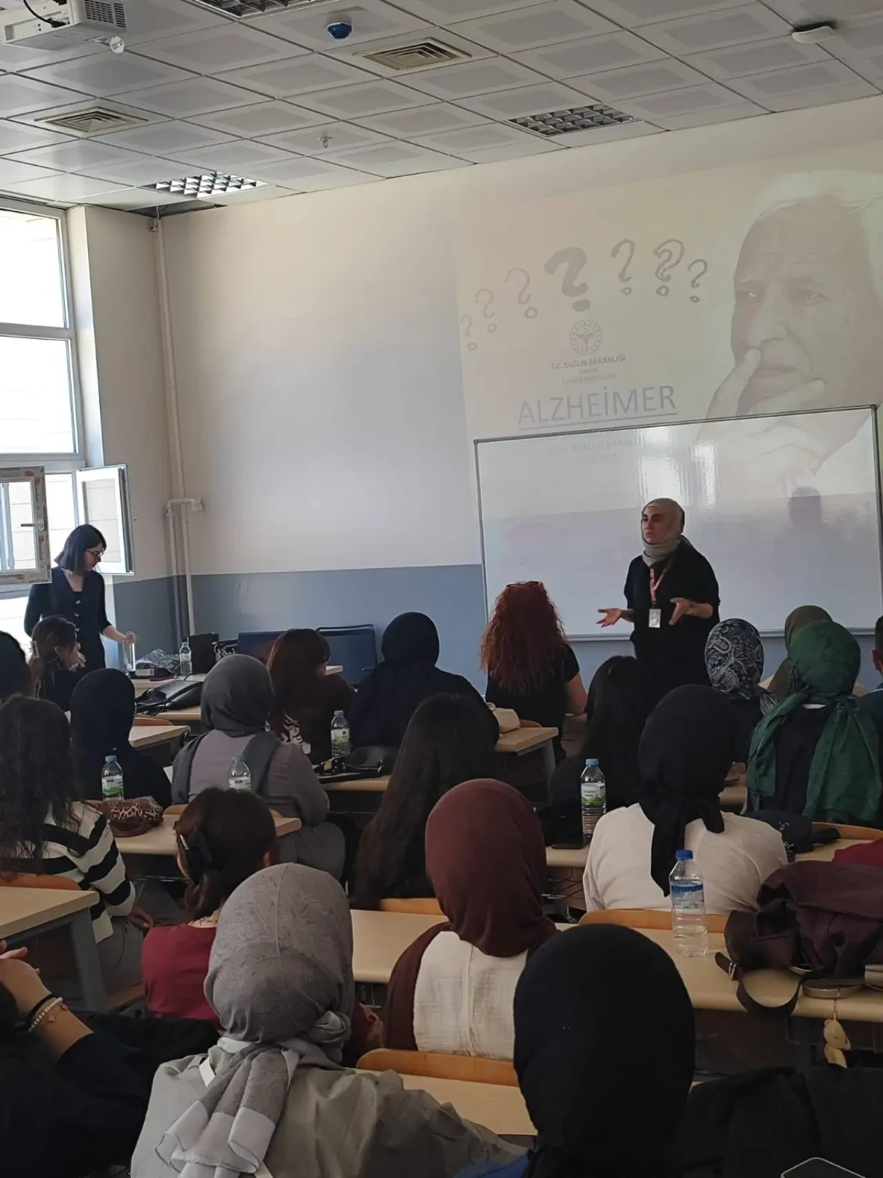 Gençlere Alzheimer ve Demans Eğitimi Verildi 2