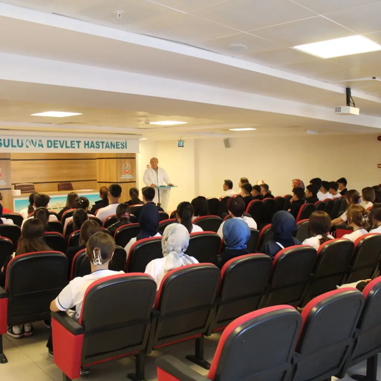 Suluova Devlet Hastanesi’nde Stajyer Öğrencilere Oryantasyon Eğitimi Verildi 2