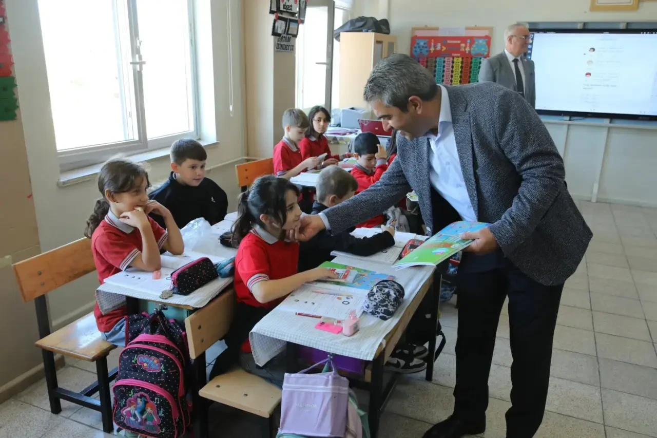Başkan Uzun’dan Çocuklara Eğitim Desteği 3