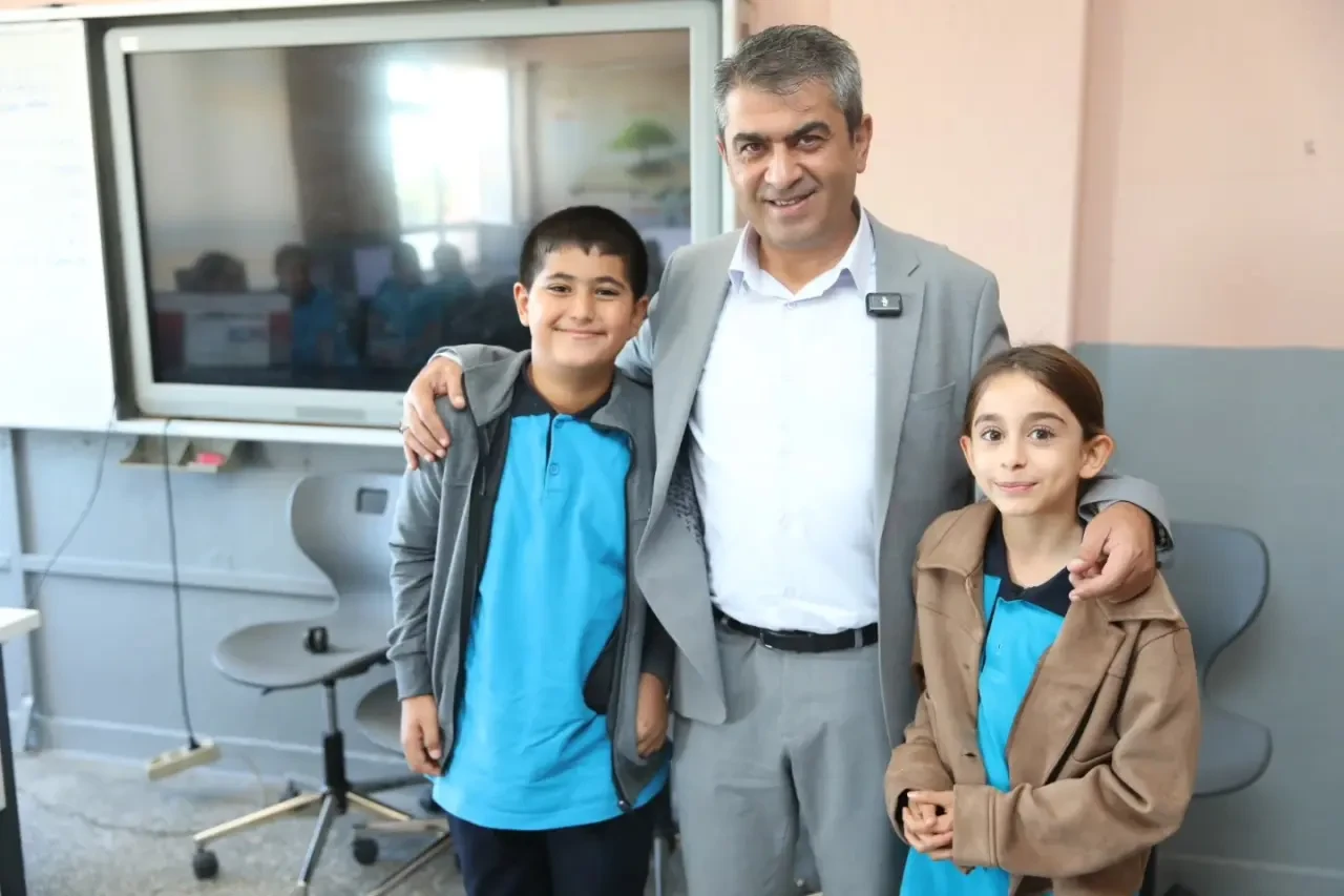 Seçim Vaadi Gerçek Oldu: Başkan Uzun Sınıfta! 2