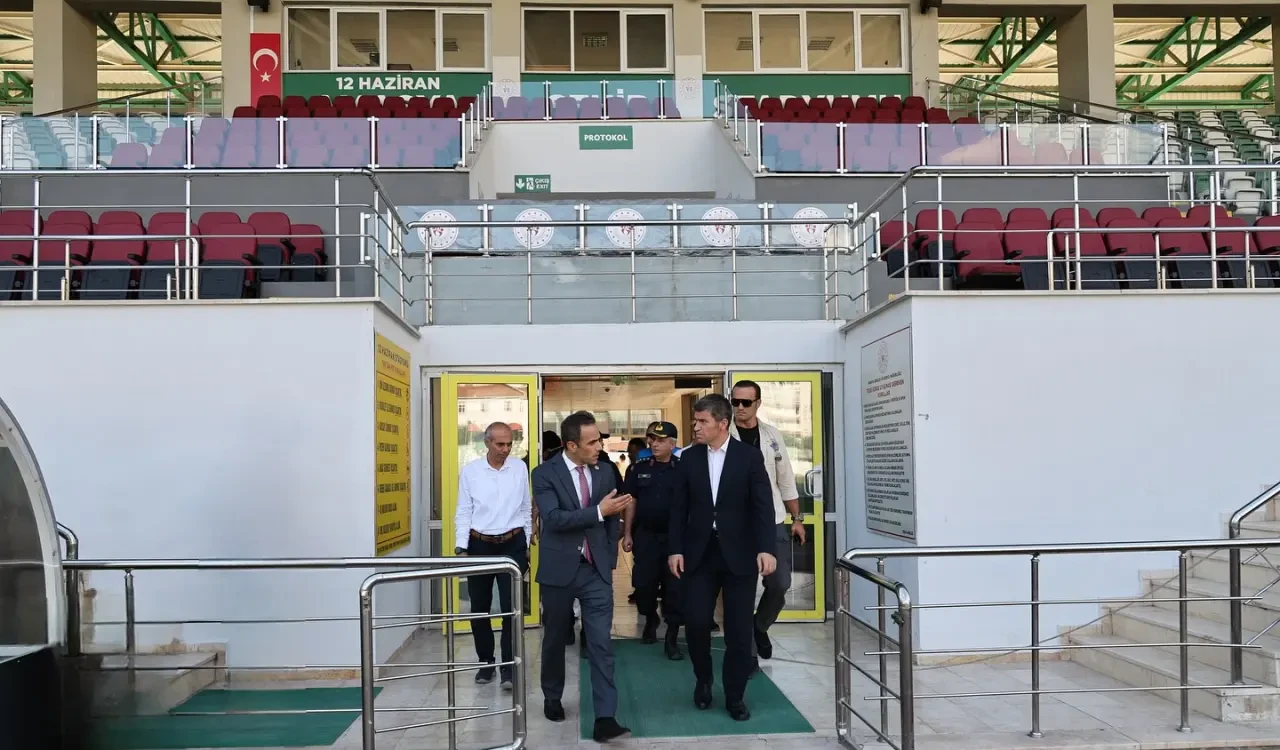 Vali Bakan’dan 12 Haziran Şehir Stadyumu’na Yakın İnceleme 1