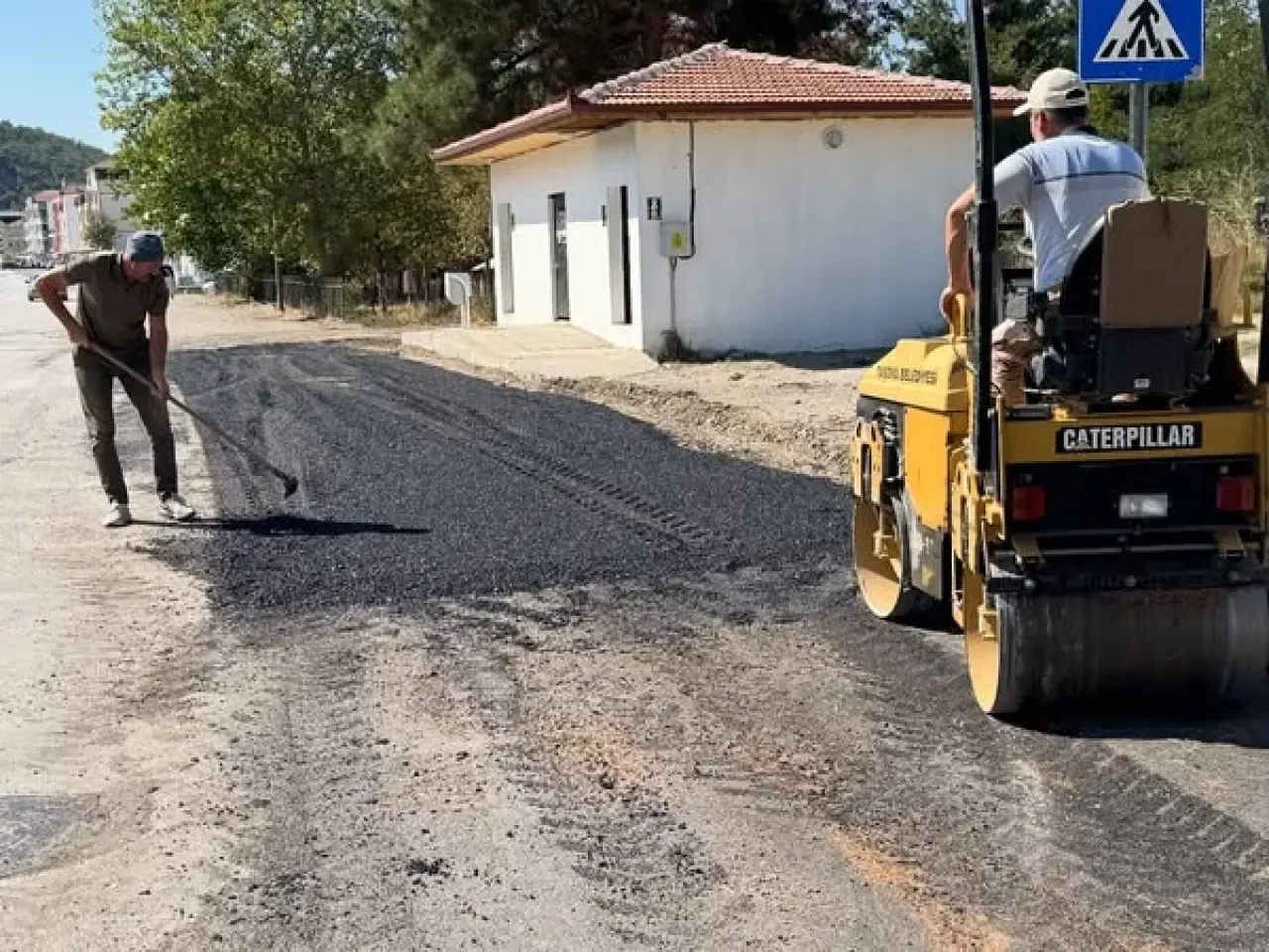 Taşova’da Ulaşım Konforu İçin Yol Düzenleme Devam Ediyor 1
