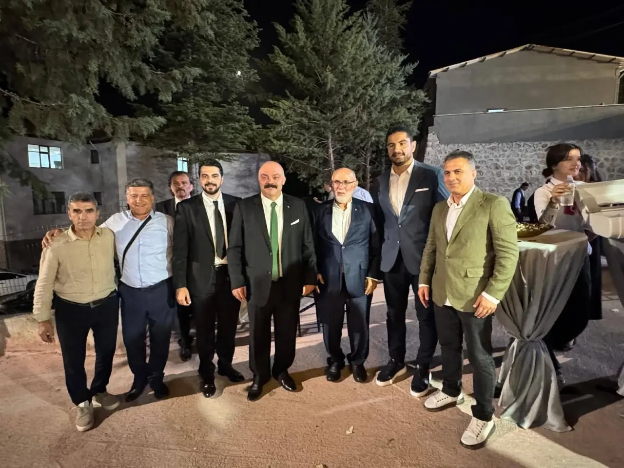 Amasya Protokolü, Şampiyon Mahmut Demir’in Kızının Düğününde Buluştu 4