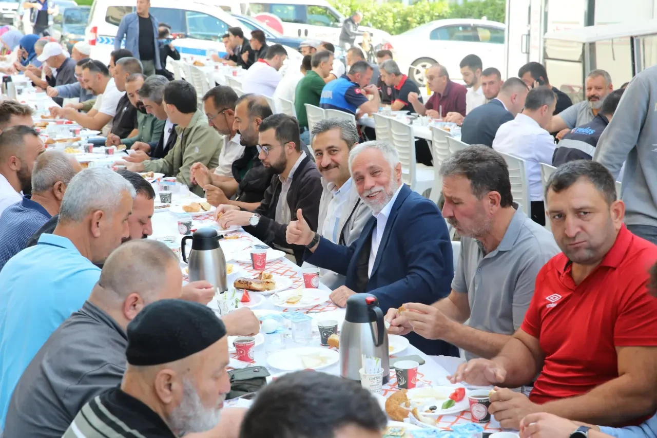 Başkan Uzun Yeni Mahalle Esnafıyla Kahvaltıda Buluştu 3