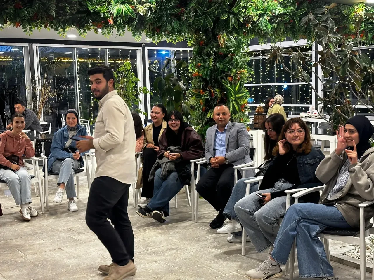 Başkan ve Gençlerden Keyifli Akşam 4