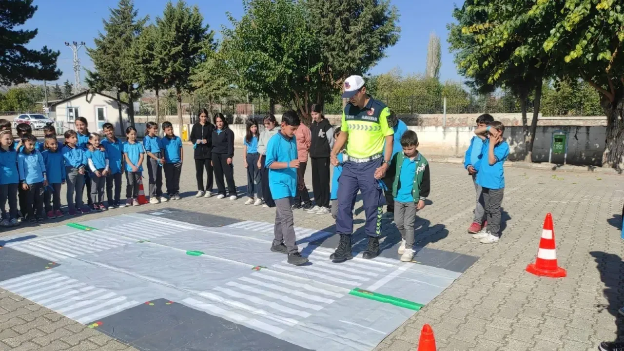 Sarıbuğday’da Öğrencilere Trafik Eğitimi 3