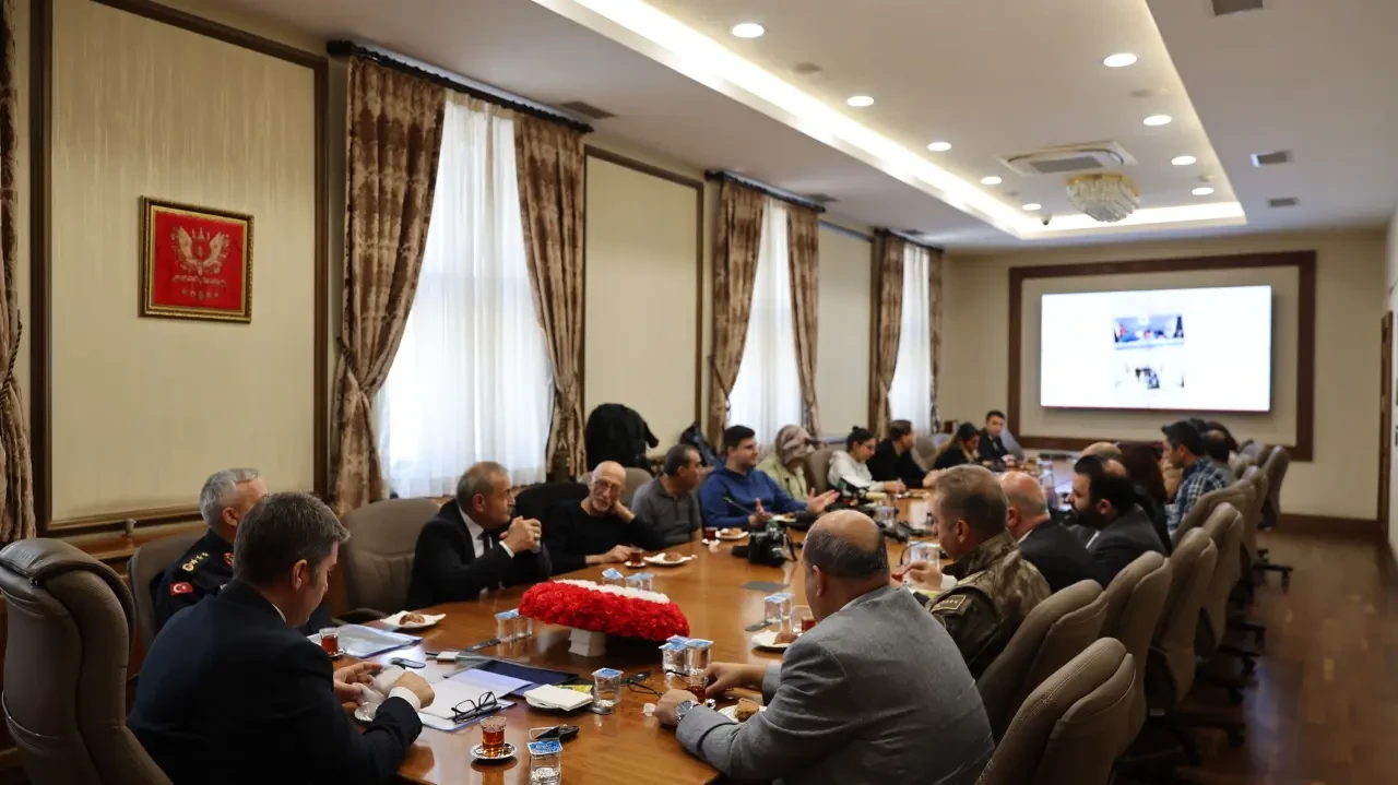 Vali Önder Bakan 1 Yılık Faaliyetleri Açıkladı 2