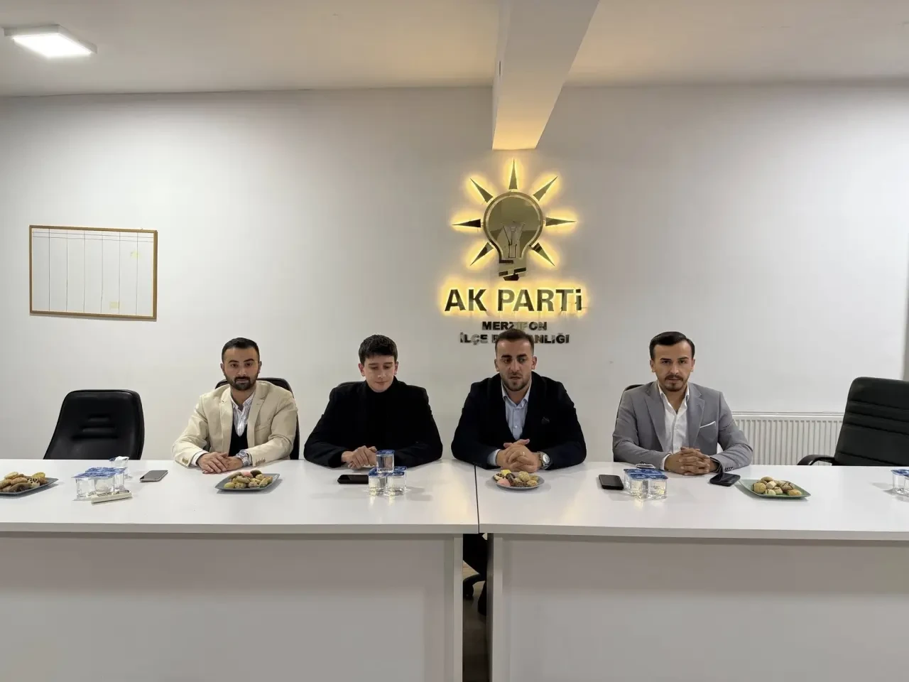 AK Gençlik Toplantıda Buluştu 1
