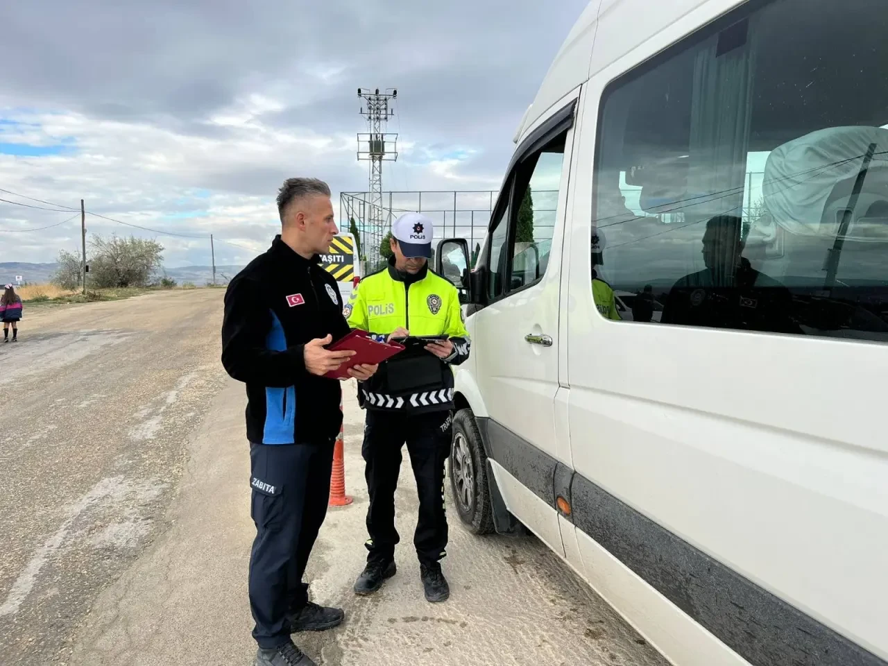 Merzifon’da Öğrenci Servislerine Güvenlik Denetimi 3