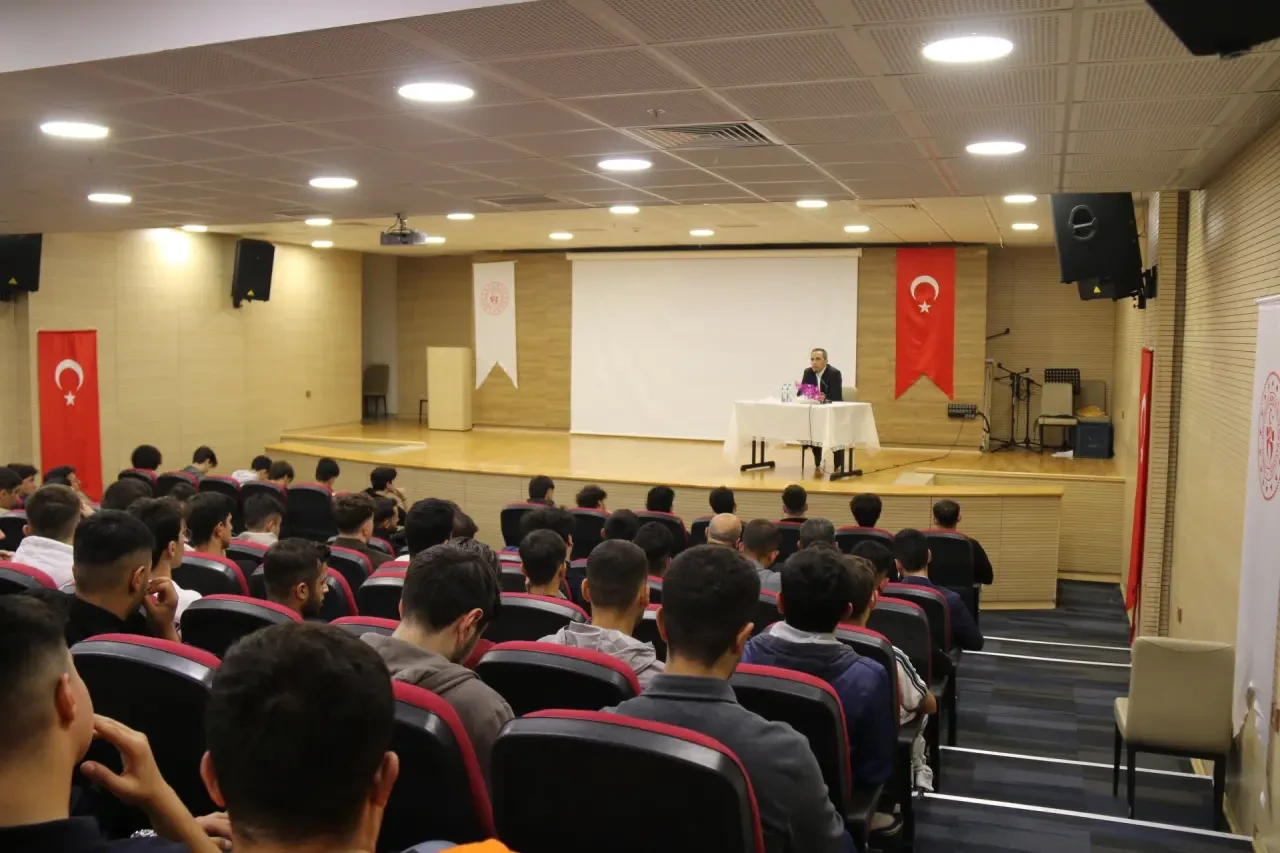 Gençler Hem Bilgilendi Hem Kan Bağışladı 4