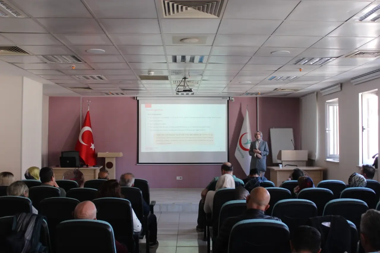 Amasya’da Aile Hekimlerine Aşı ve Bağışıklık Eğitimi 4