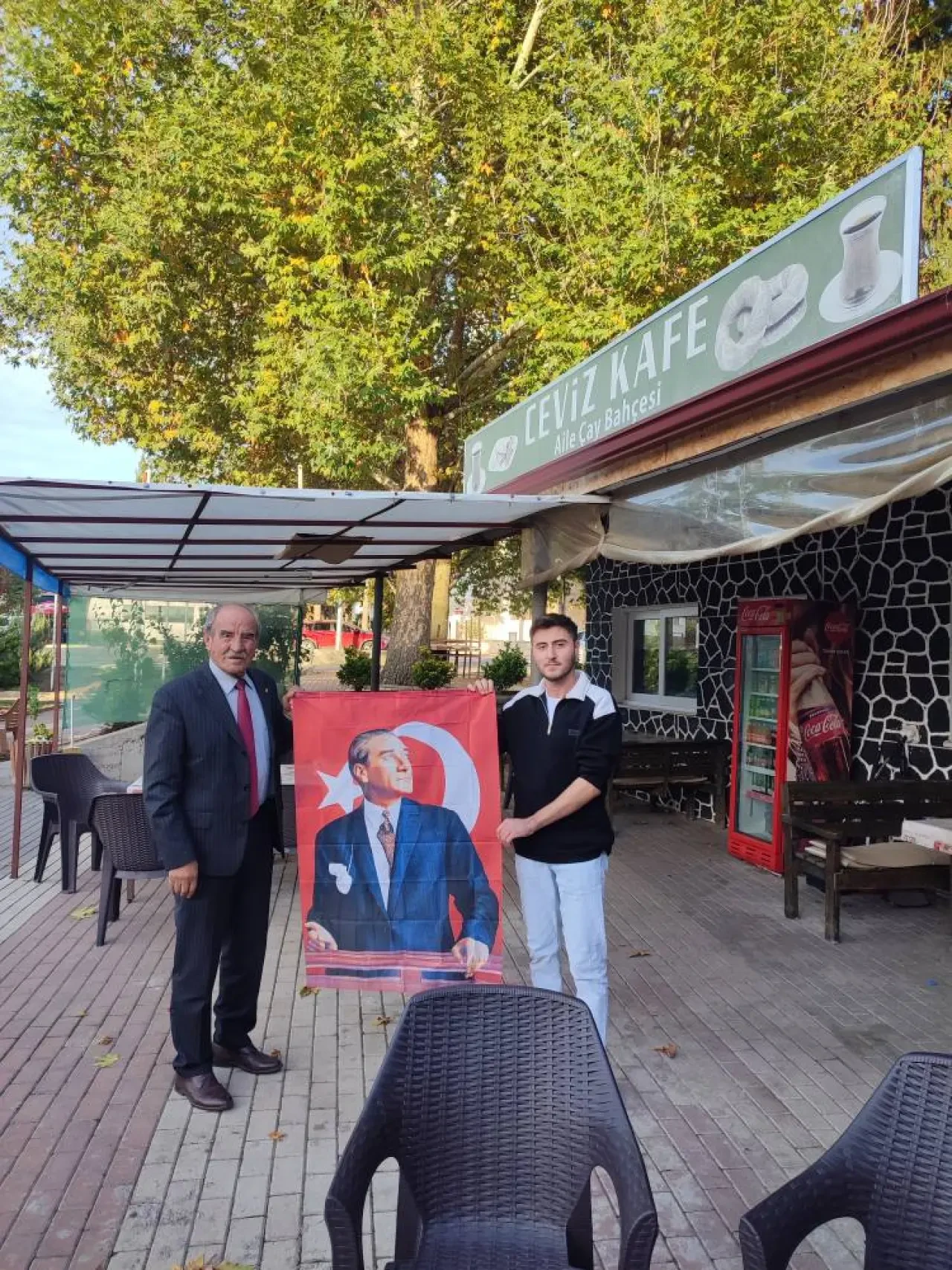 CHP Hamamözü'nden  Cumhuriyet Bayramı’na Özel Bayrak Dağıtımı 4